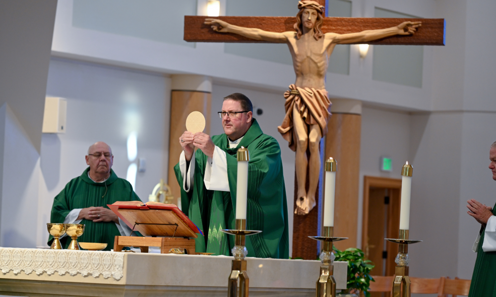 Bishop Parkes celebrating Mass