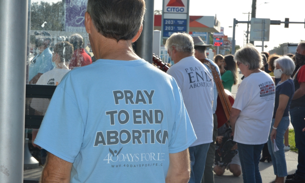 September 24, 2020, a group from the Diocese of St. Petersburg gathered at Knights Women's Center in Tampa to kick of the 40 Days for Life Campaign