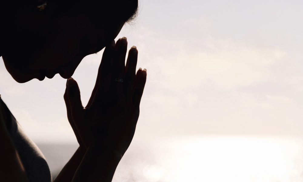 woman praying