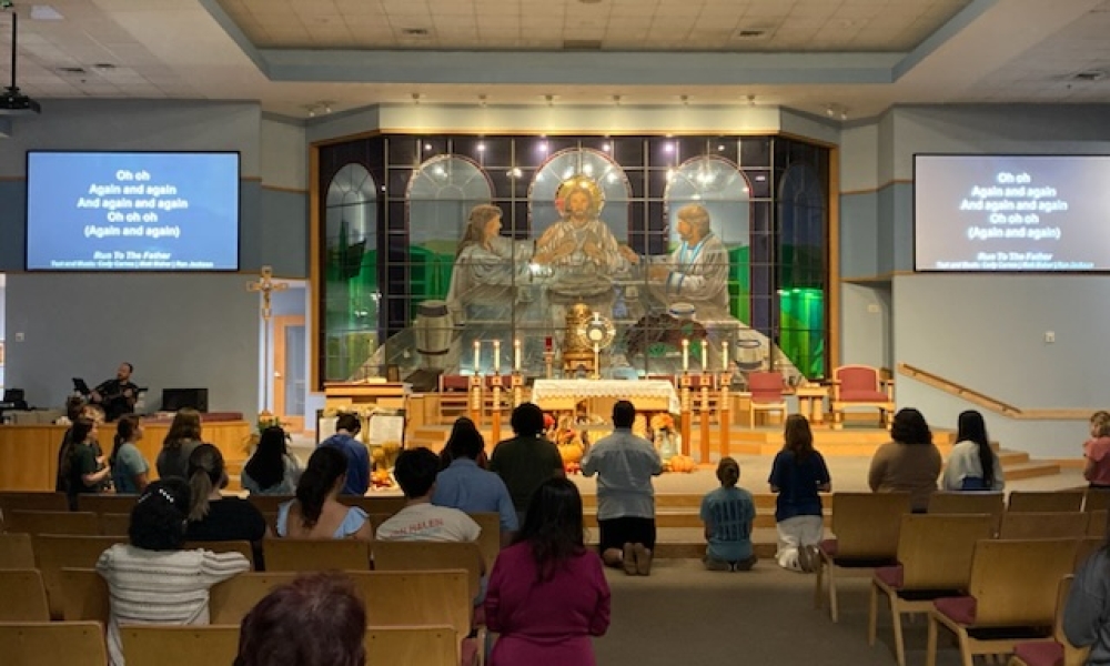 Many pray during Adorare2024
