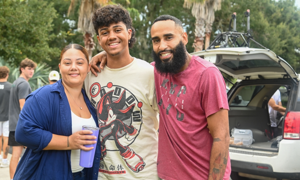 Jessica, Izayah, and Radames Luna were grateful for the help to move Izayah’s belongings into his residence hall at Saint Leo University.
