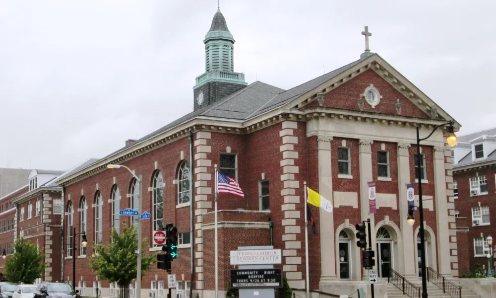 St. John’s Catholic Newman Center at the University of Illinois at Urbana-Champaign. Credit: Beyond My Ken, CC BY-SA 4.0, via Wikimedia Commons