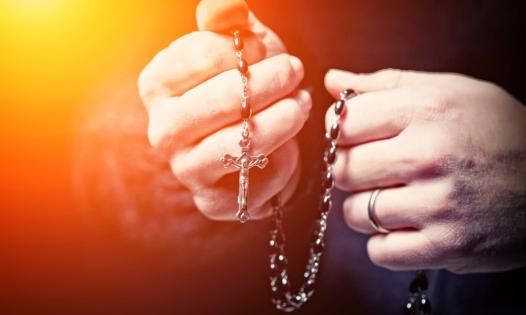 Can a Rosary Be Worn Like Jewelry?
