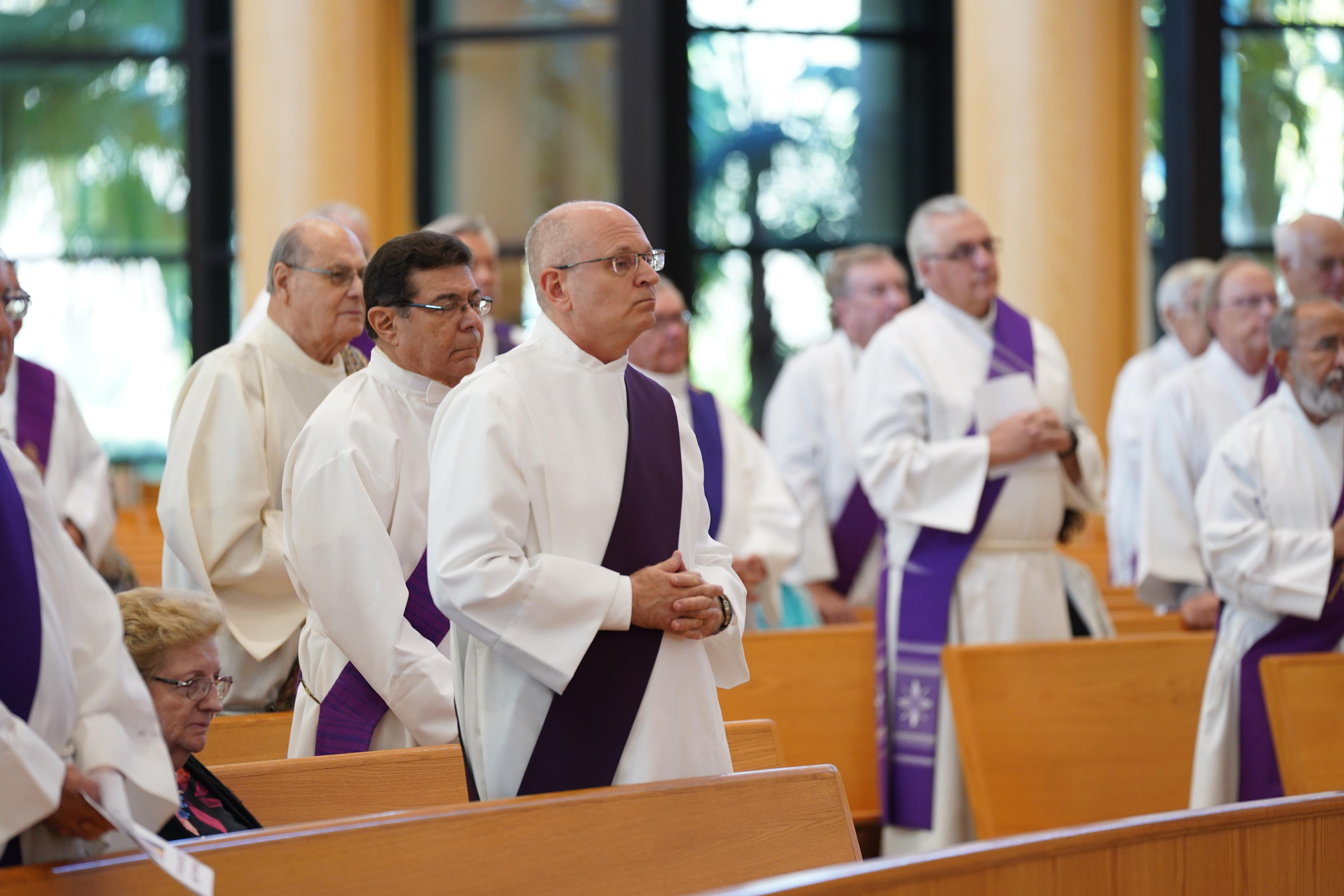 Decaconus Can catholic deacons perform weddings | Beachweddingtips.com