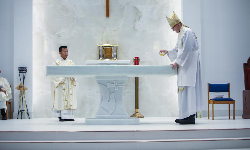 Bishop Dedicates a New Altar for Vietnamese Community of St. Petersburg