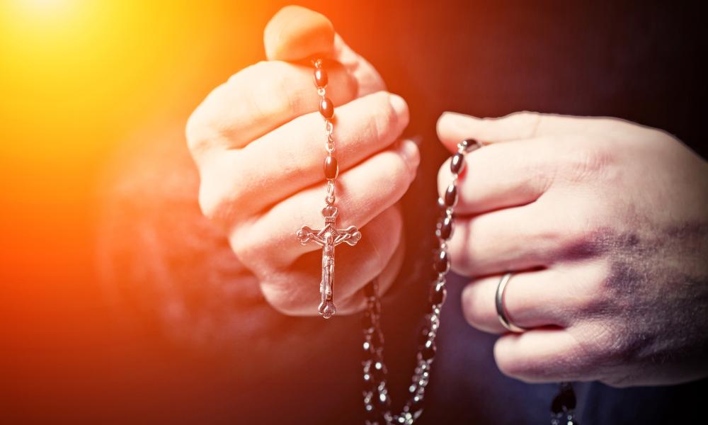 Pope Francis Calls for Daily Rosary for Peace